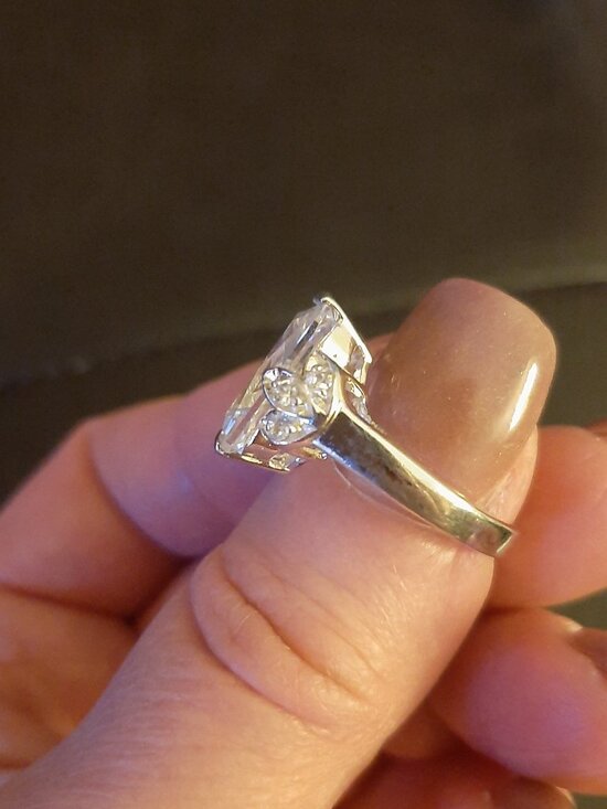 4 Carat Emerald-cut Sterling silver CZ ring w/ CZ petal detail - Picture 3 of 5